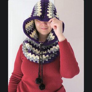 NEW NWOT Handmade Crochet Hooded Cowl with pompoms - Machine-Washable Acrylic